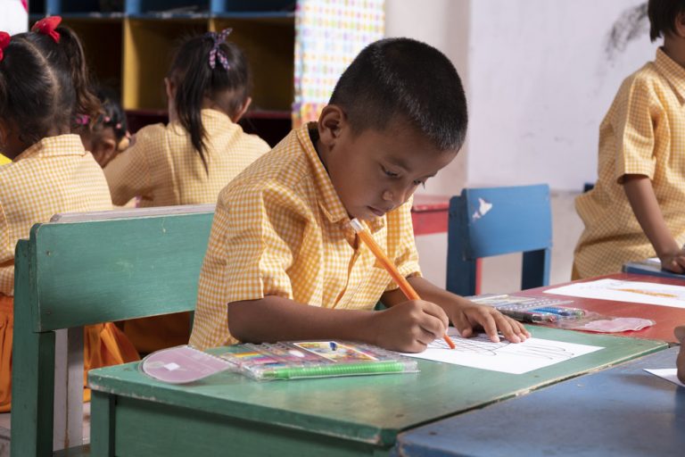 Alat Permainan Edukatif dan Pentingnya Bermain dalam Perkembangan Anak